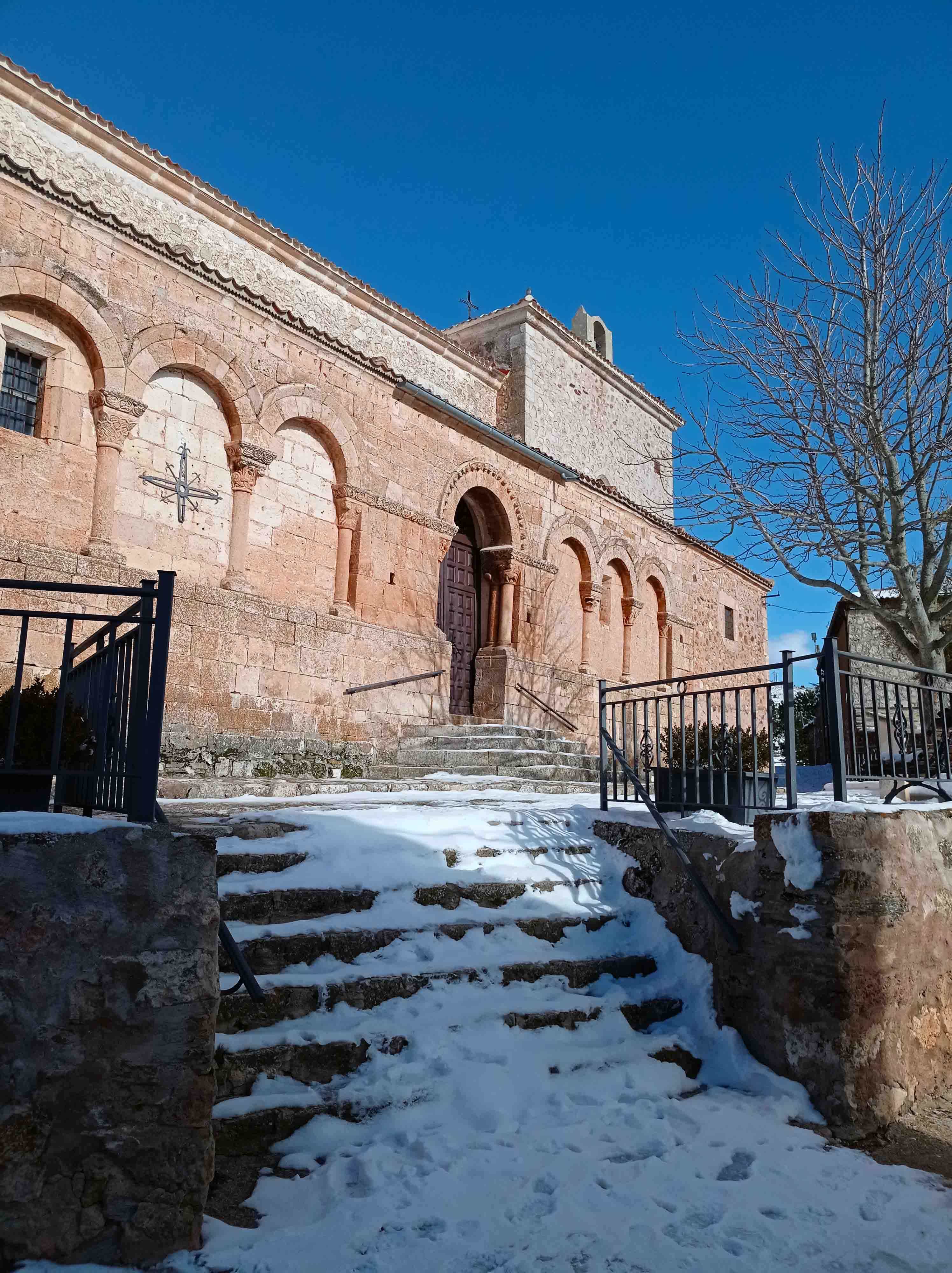 Iglesia de San Pedro. Grado del Pico 4 retocada 