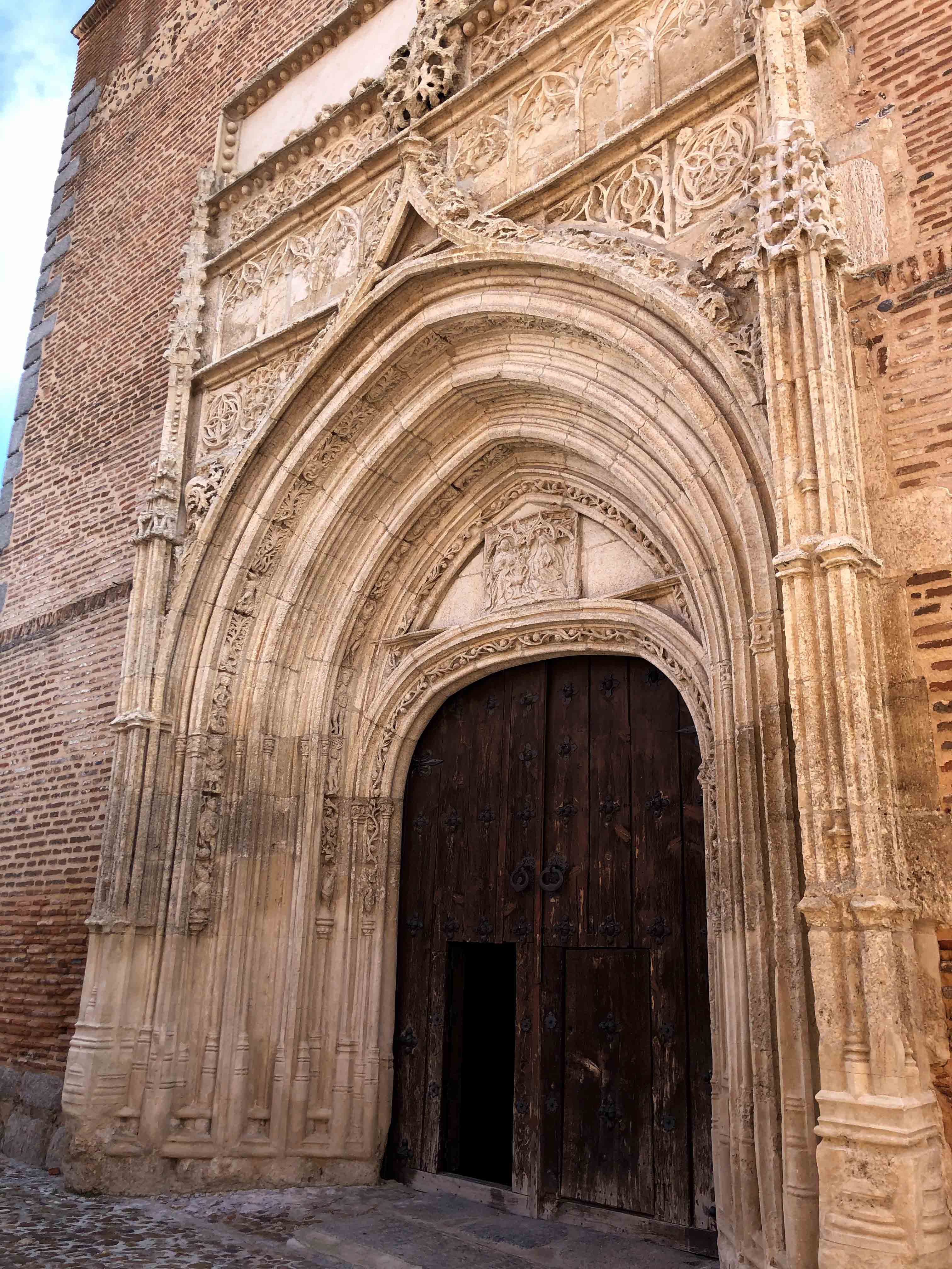 PORTADA GOTICA IGLESIA retocada 