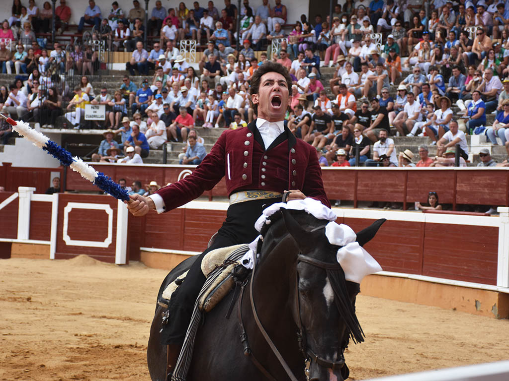 Toros-Rejones-Leonardo-Hernandez-Soria.jpg