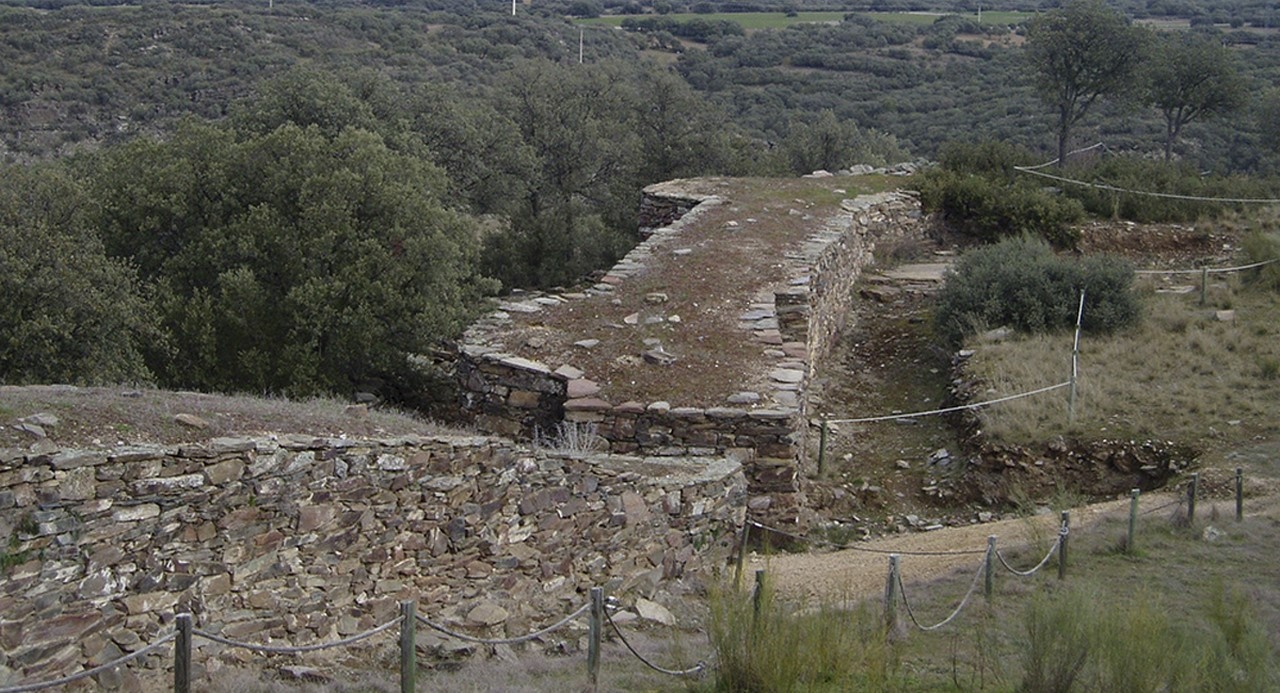 Muralla de Bernardos